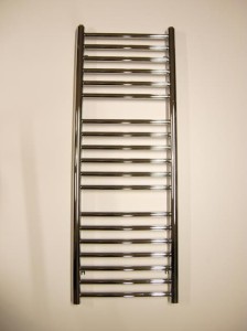 GRZEJNIK ŁAZIENKOWY 1410X600 CHROM